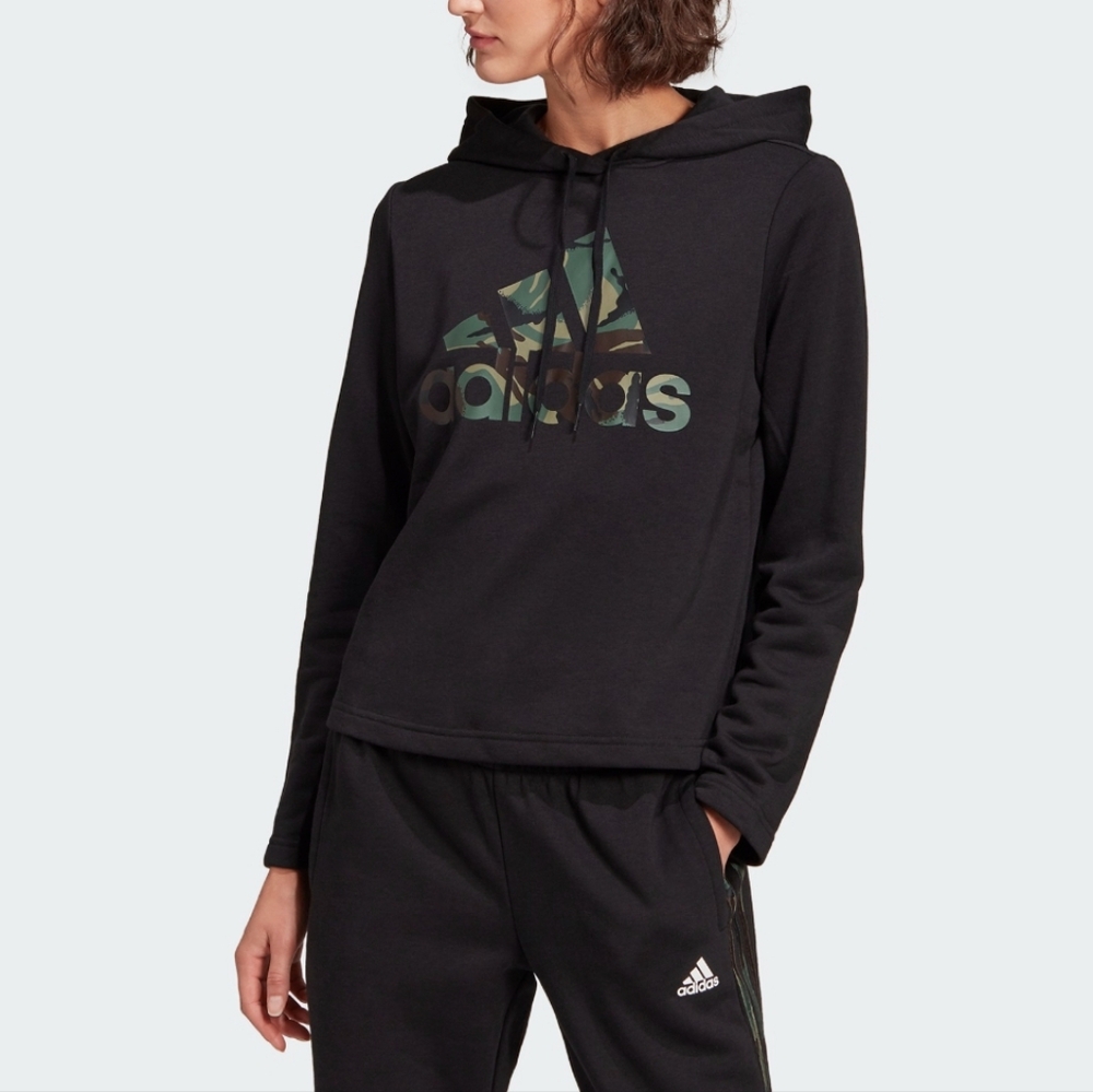Adidas Women's Sportswear Fit Long Sleeve Outdoor Hooded Camo Logo Sweatshirt S